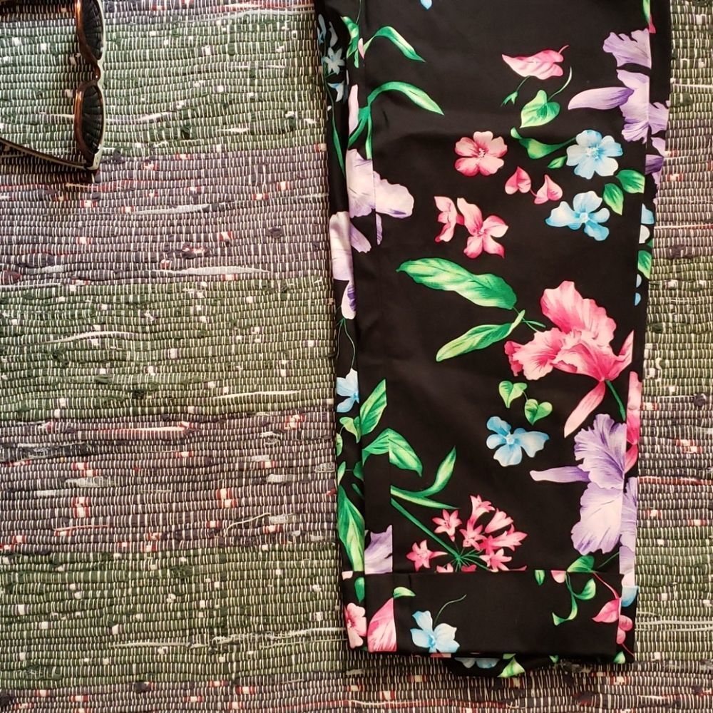 RAFAELLA Petites collection floral capri pants - Picture 4 of 6
